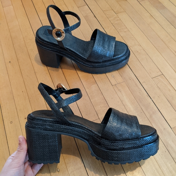 cult gaia Azariah Platform Sandal in black | Size 39 (US 9) - Picture 2 of 10